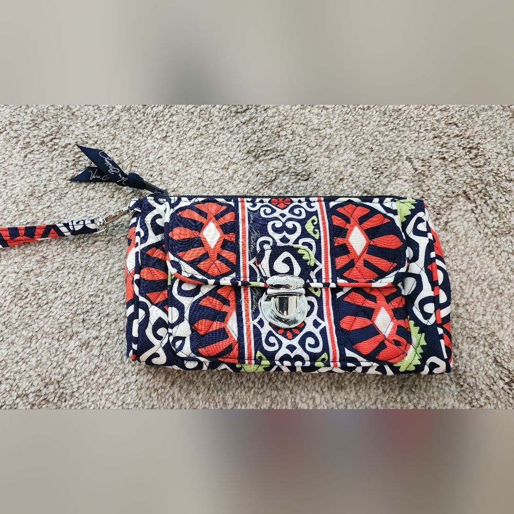 Authentic Vera Bradley wristlet new without tags
